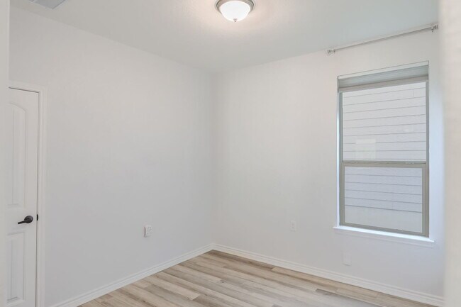 Building Photo - 6431 Nolina Pass