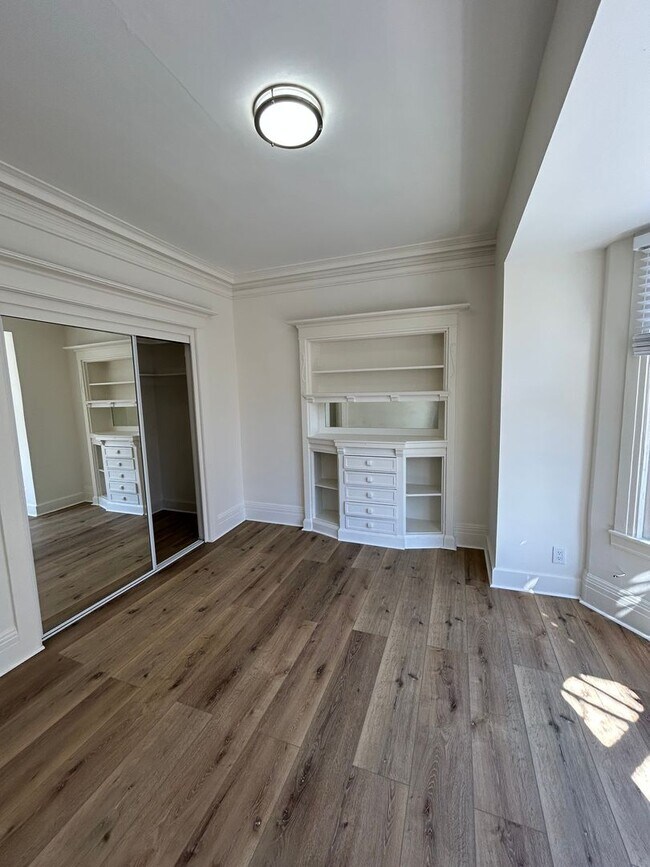 Building Photo - 655 Hyde St