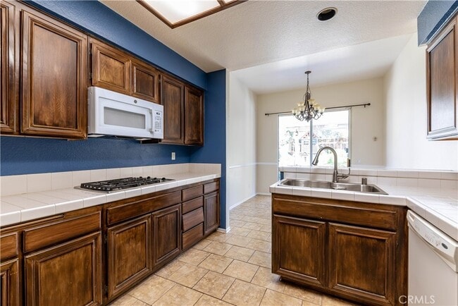 Building Photo - 27456 Swallow Ct