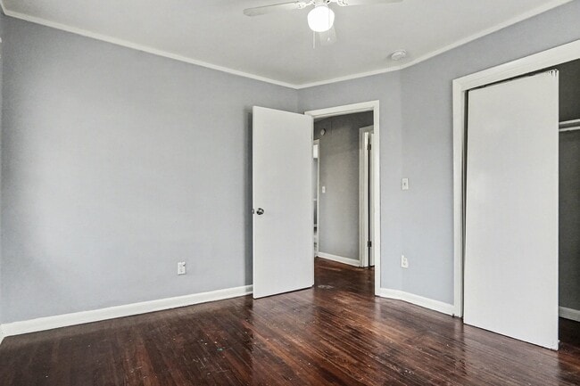 Building Photo - 1147 Oakley Dr