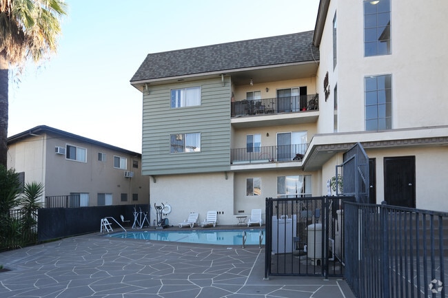 Building Photo - Park Manor Apartments
