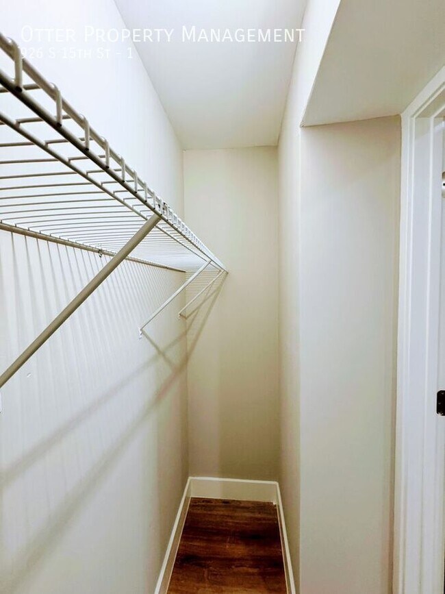 Building Photo - 926 S 15th St