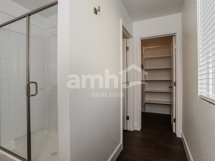 Building Photo - 9364 W Shumard St