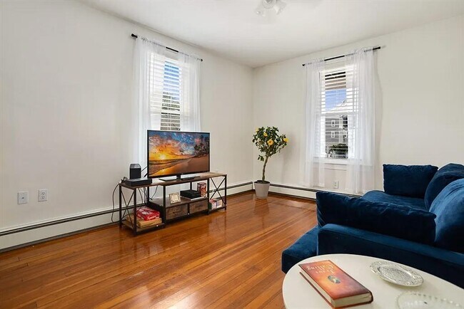 Building Photo - 401 Cabot St