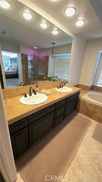 Building Photo - 30537 Longhorn Dr