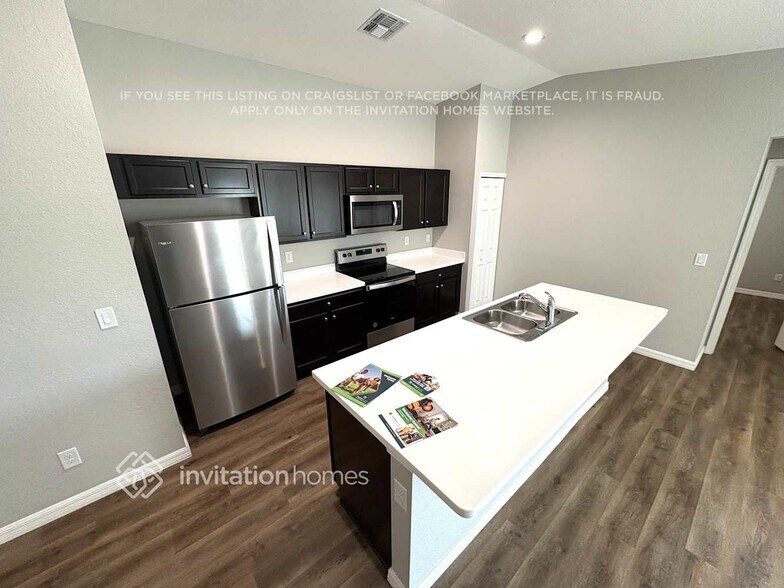 Building Photo - 25372 Estrada Cir