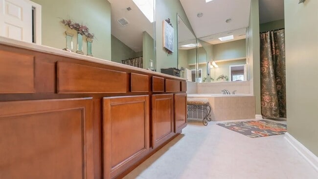 Building Photo - 2453 Blarney Stone Dr