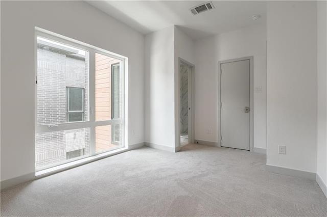 Building Photo - 2290 N Fitzhugh Ave