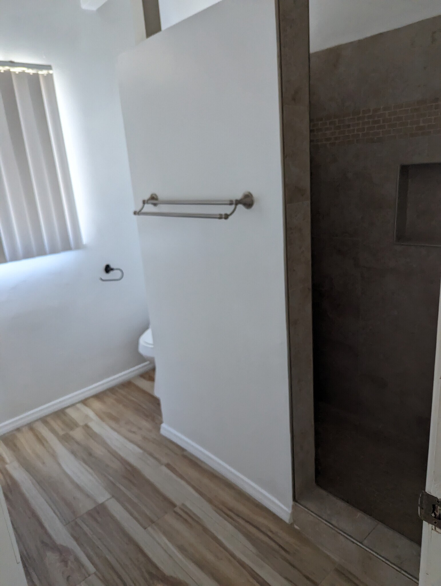 Building Photo - 1504 4th Ave