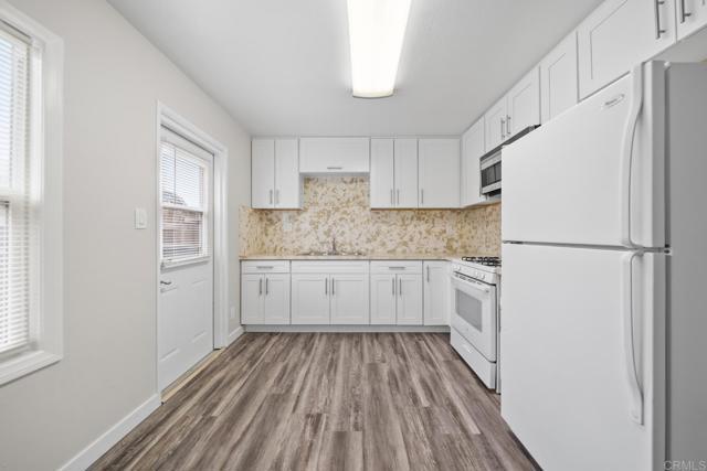 Building Photo - 1918 Skyline Dr