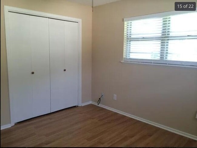 Building Photo - 2030 Encino Cir