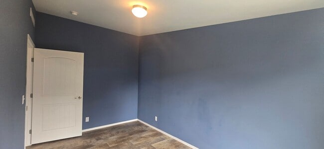 Building Photo - 200 Cypress Cir