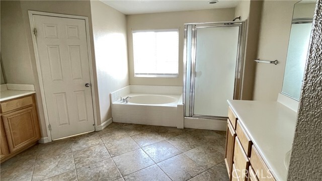 Building Photo - 6562 Emerald Downs St
