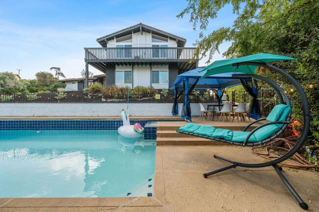 Building Photo - 5048 Bluff Pl