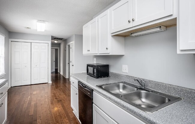 Building Photo - " 2-Bed Duplex on Large Lot- Off Street Parking"