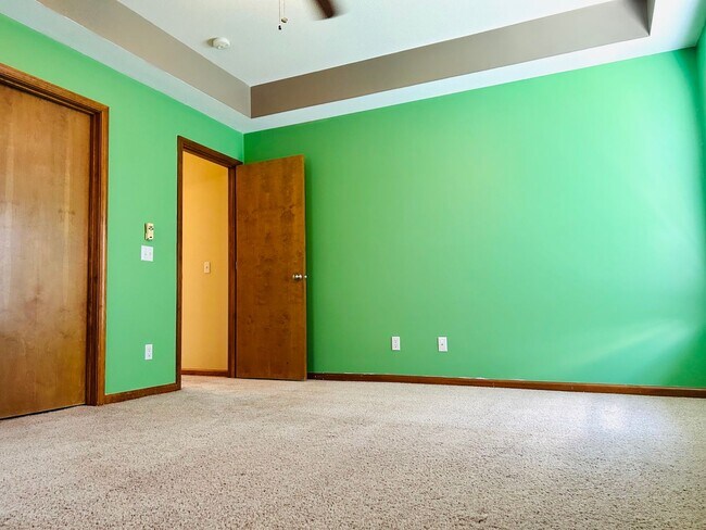 Building Photo - Spring Valley Location! Beautiful Single-Family Home