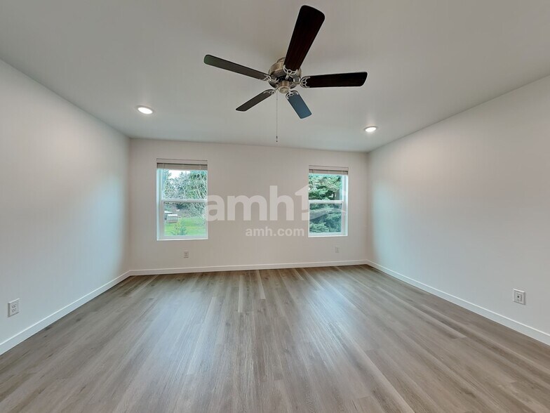 Building Photo - 5125 Turnstone St SE