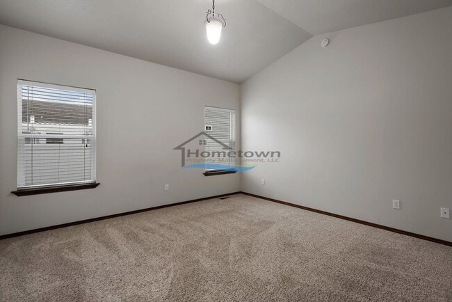 Building Photo - Stunning 3 Bedroom 2 Bath Home in The Landings!