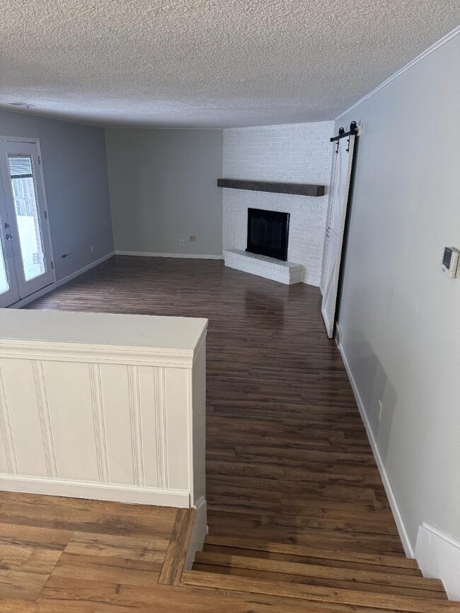 Building Photo - 1519 Trebor Rd