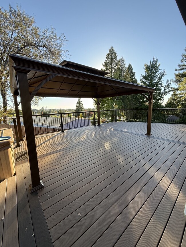 Building Photo - 12490 Erin Dr