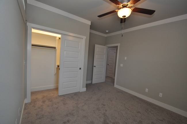 Building Photo - 2035 S Florida Way