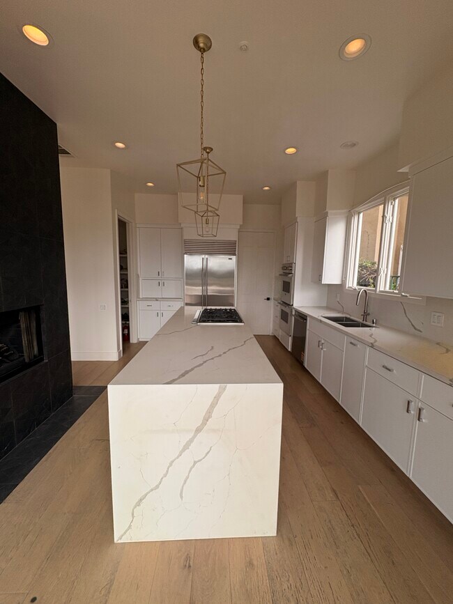 Building Photo - 16656 Cll Arbolada