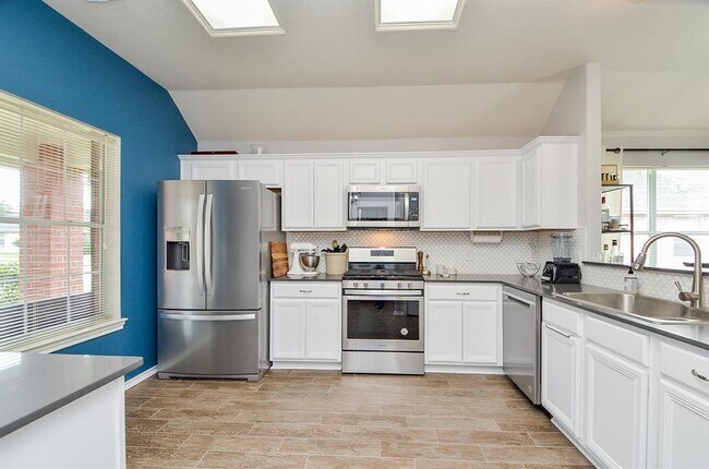 Building Photo - 24314 Leachwood Dr
