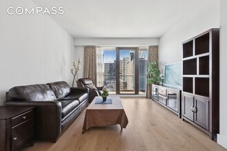 Building Photo - 319 Schermerhorn St