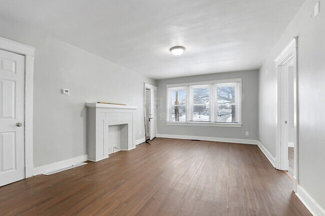 Building Photo - 701 Hazel St