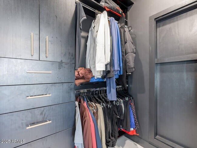 Building Photo - 4748 E Redfield Rd