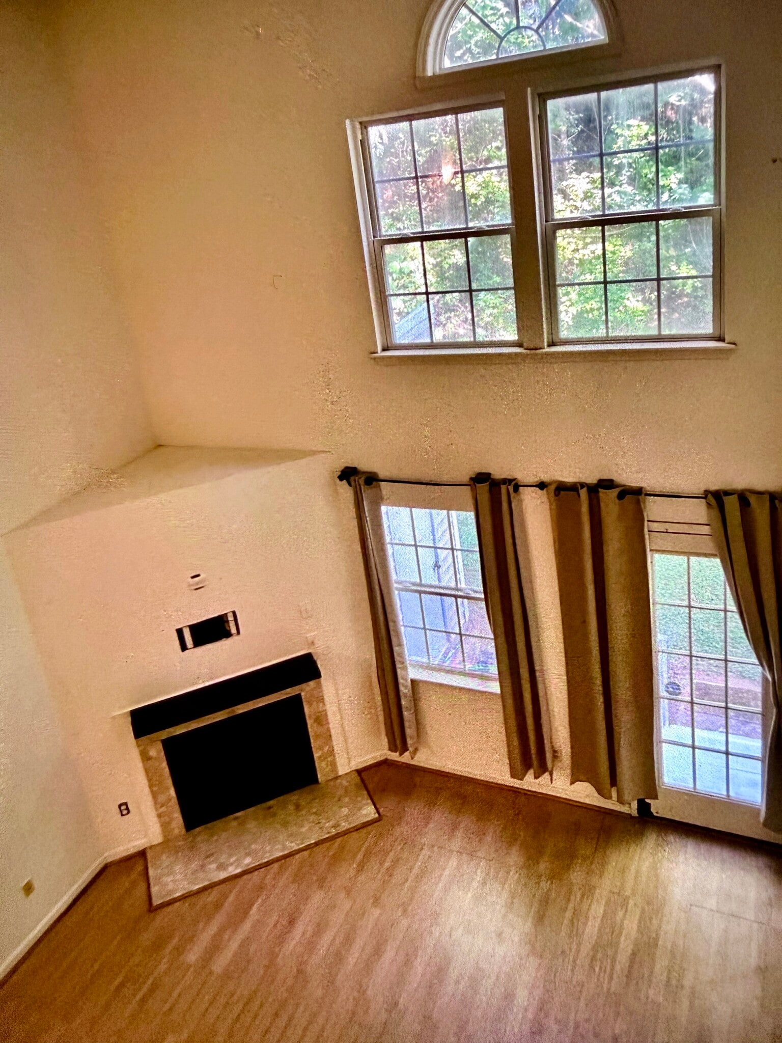 Building Photo - 2212 Springhill Ave