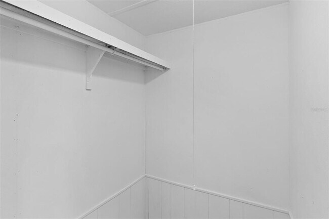 Building Photo - 33514 Luana Ct