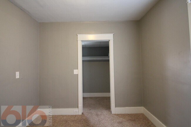 Building Photo - 1124 Watson St SW