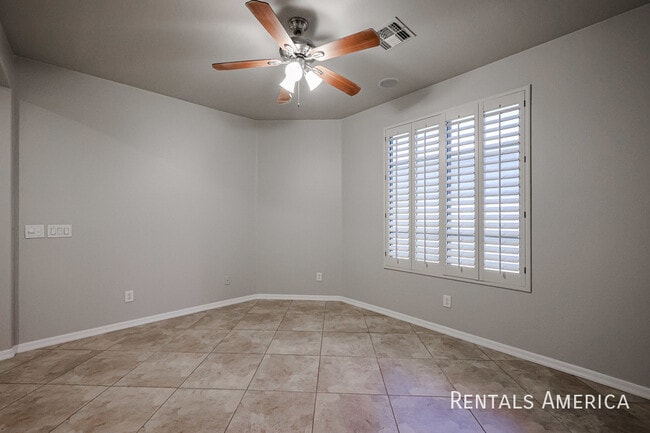 Building Photo - 3173 E Canyon Way