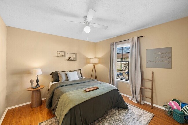 Building Photo - 805 San Pedro Dr