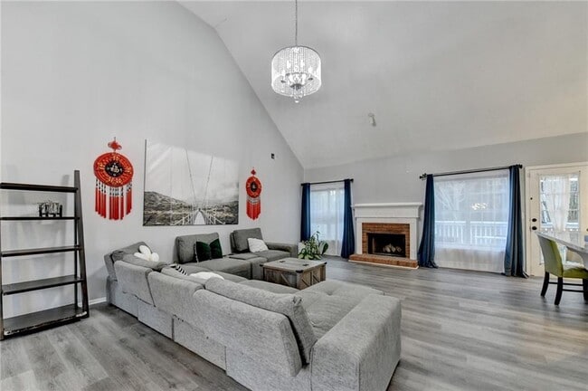 Building Photo - 235 Ruby Forest Pkwy