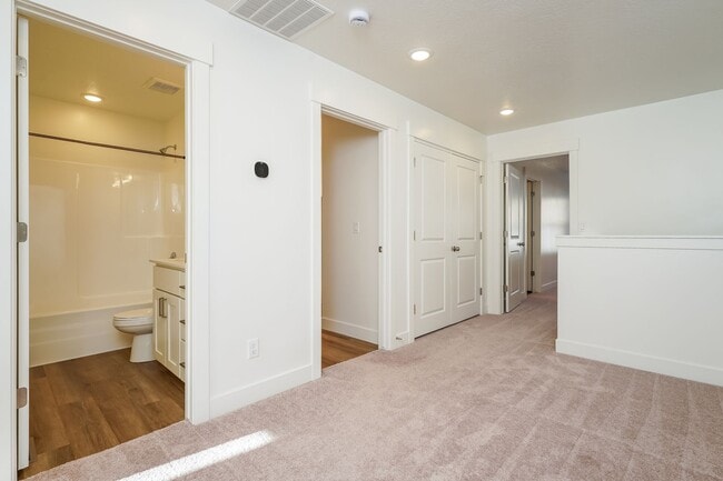 Building Photo - Spacious 3-Bed, 2.5-Bath Pet-Friendly Home with Central Air & 2-Car Garage! - Available NOW!