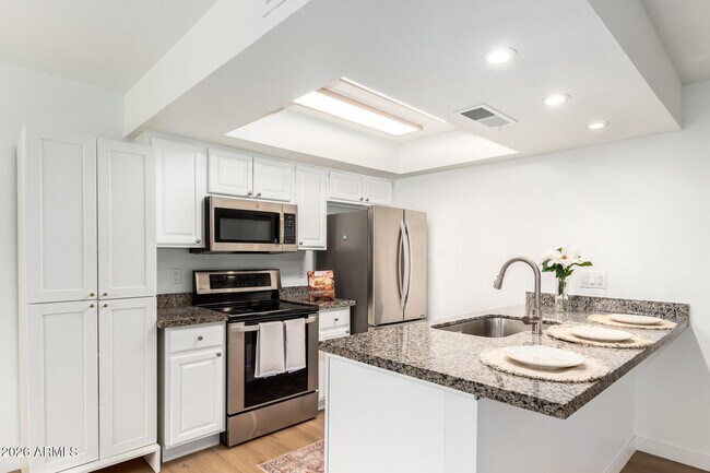 Building Photo - 1224 N 85th Pl
