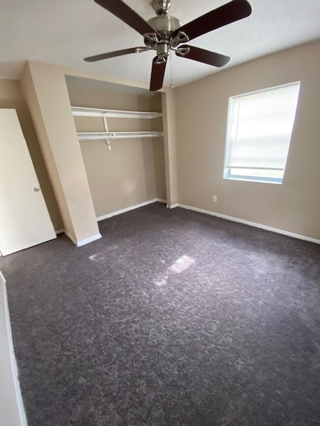 Building Photo - 3 Bed 1 Bath Home With Washer Dryer Hook U...