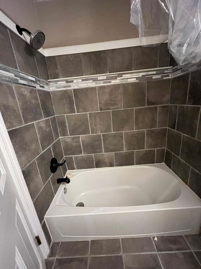 Building Photo - Charming 3bd/2ba House In Fleetwood