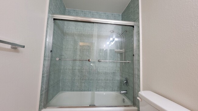 Building Photo - 4902 Lowry Rd