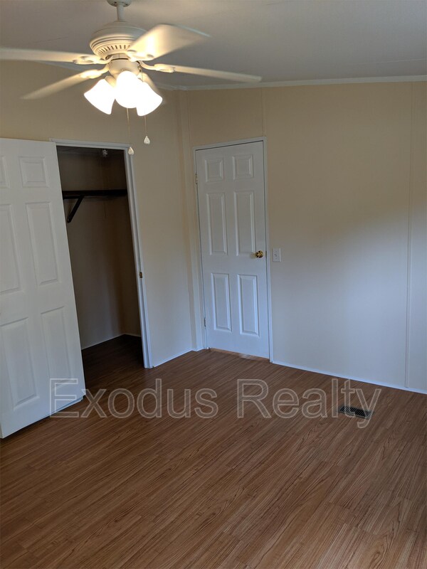 Building Photo - 220 Winding Ridge