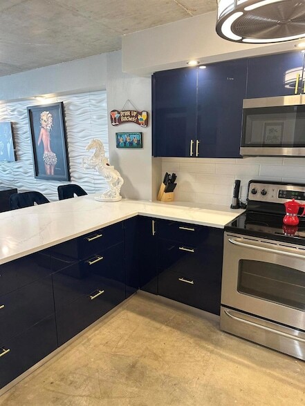 Building Photo - 3570 S Ocean Blvd