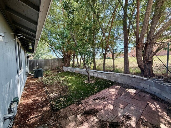 Building Photo - 1620 Ranae Dr