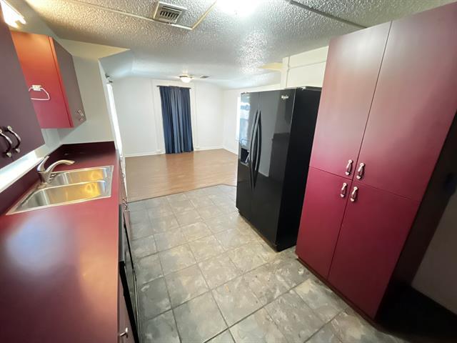 Building Photo - 923 N 9th St