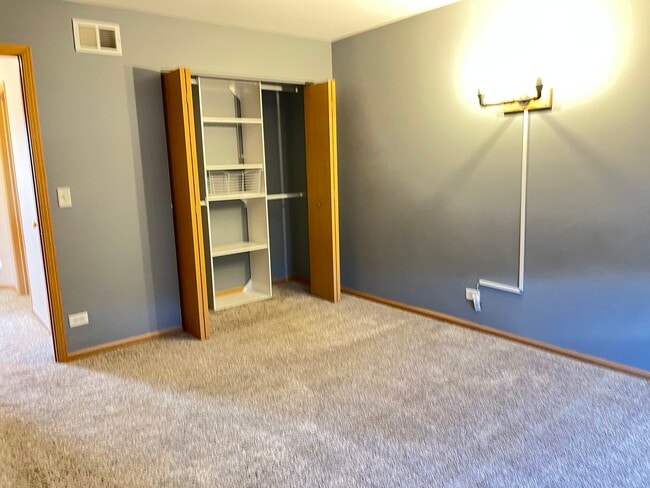 Building Photo - 2289 Grand Pointe Trail