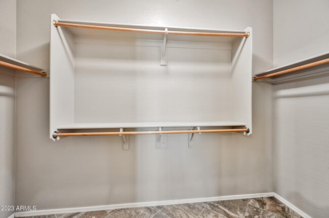 Building Photo - 1453 E Saragosa St