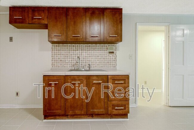 Building Photo - 630 Hawthorne Pl