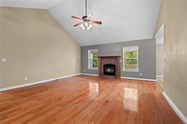 Building Photo - 99 Buckingham Dr