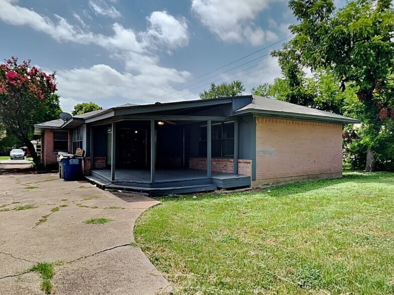 Building Photo - 107 Laurel St